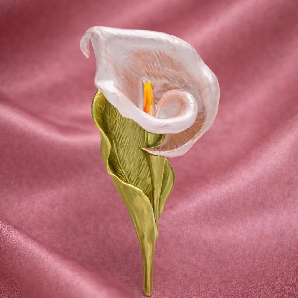 Calla Lily Cream Gold Brooch